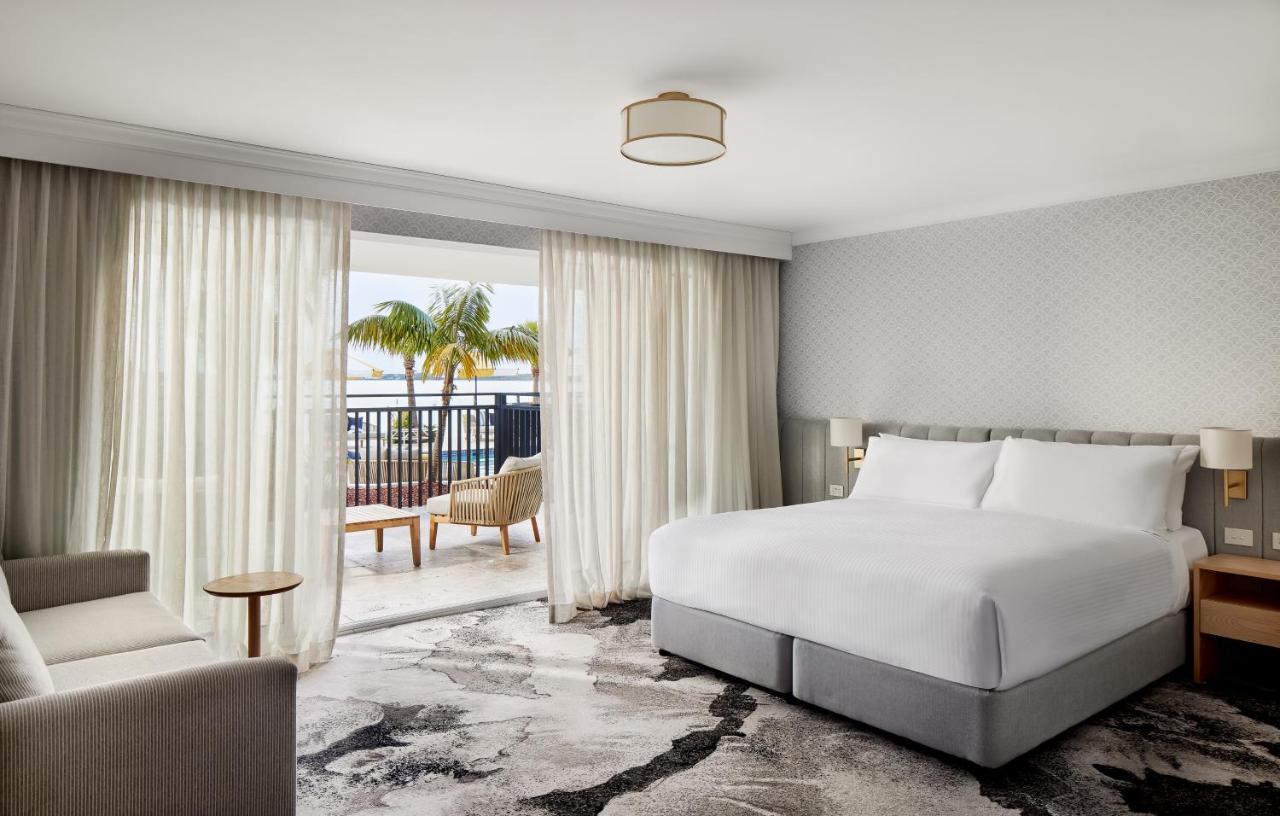 The Beachcomber Hotel & Resort, Ascend Hotel Collection Toukley Esterno foto A guest room at the Hilton San Diego Bayfront